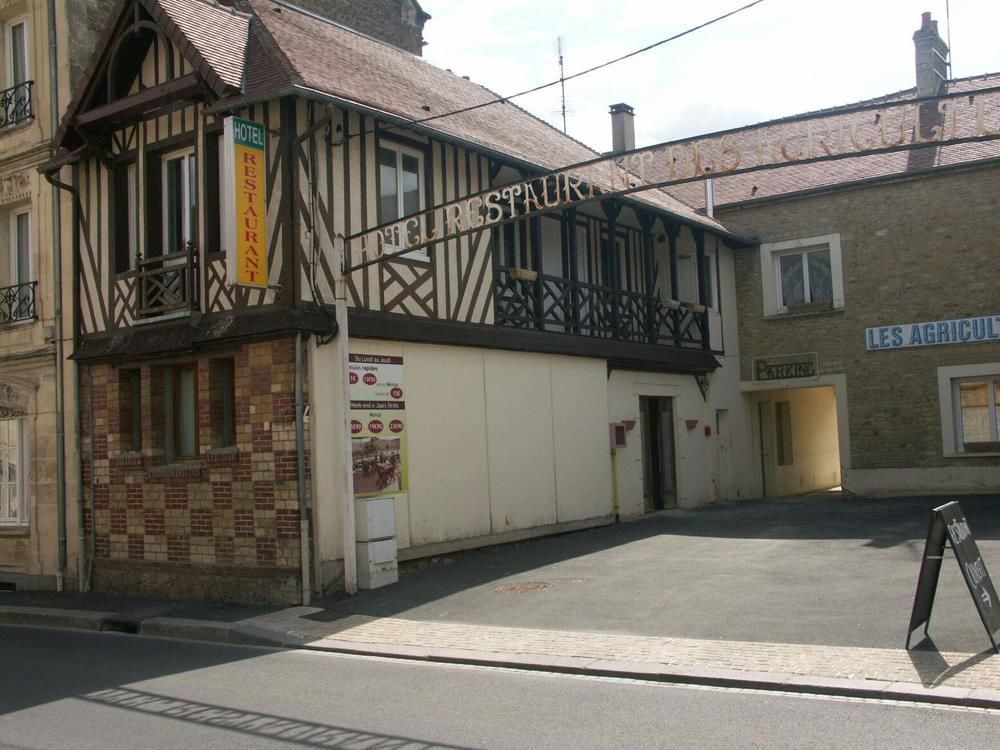 Logis Les Agriculteurs Hotel Saint-Pierre-en-Auge Exterior foto